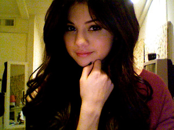 selena gomez short haircut. Posted In: Selena Gomez